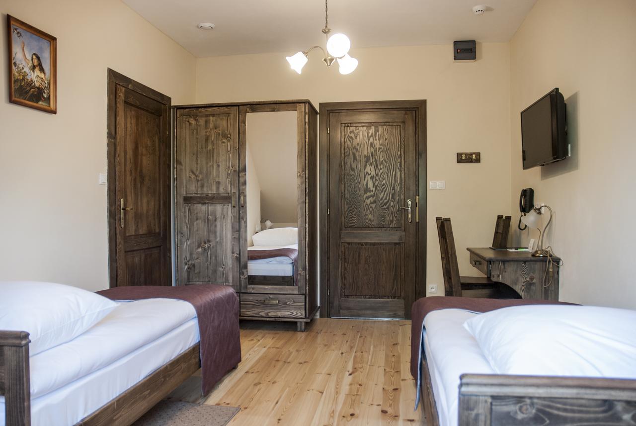 Hotel Pod Kogutkiem Krzywaczka Exteriör bild
