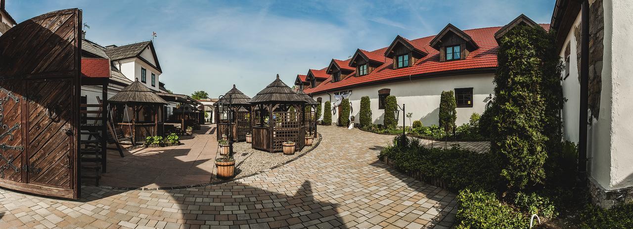 Hotel Pod Kogutkiem Krzywaczka Exteriör bild