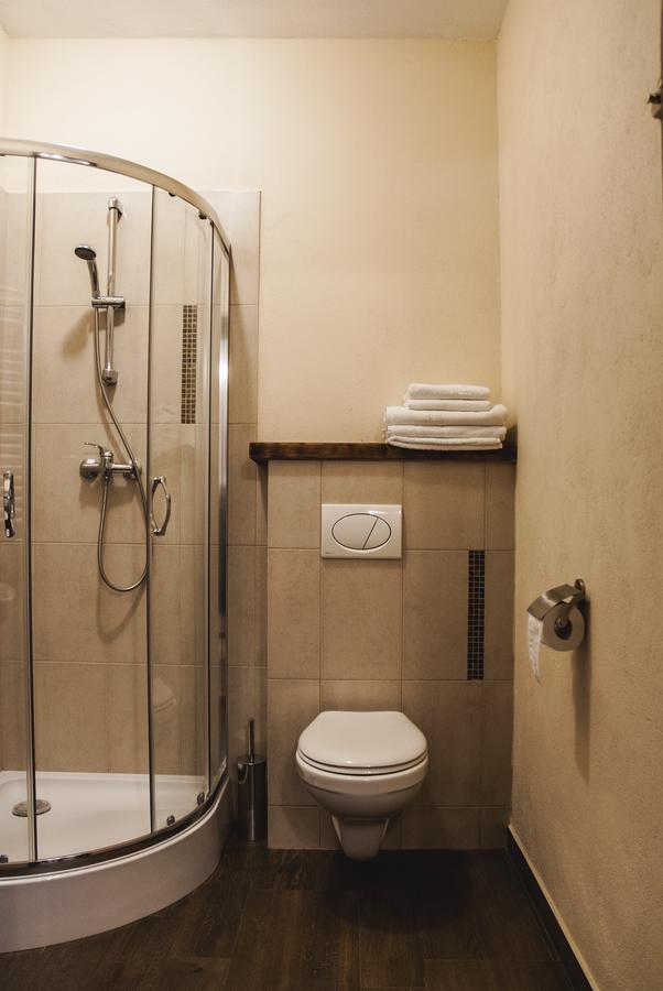 Hotel Pod Kogutkiem Krzywaczka Exteriör bild
